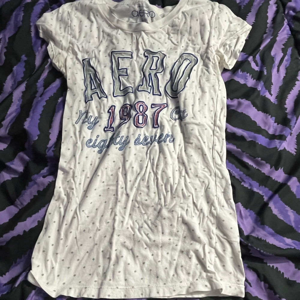 Aeropostale White Tee with Blue and Purple Graphic